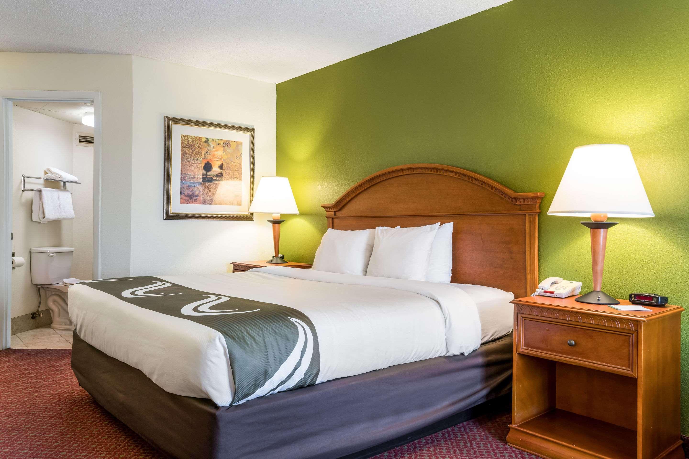 Quality Inn North Battleboro Экстерьер фото