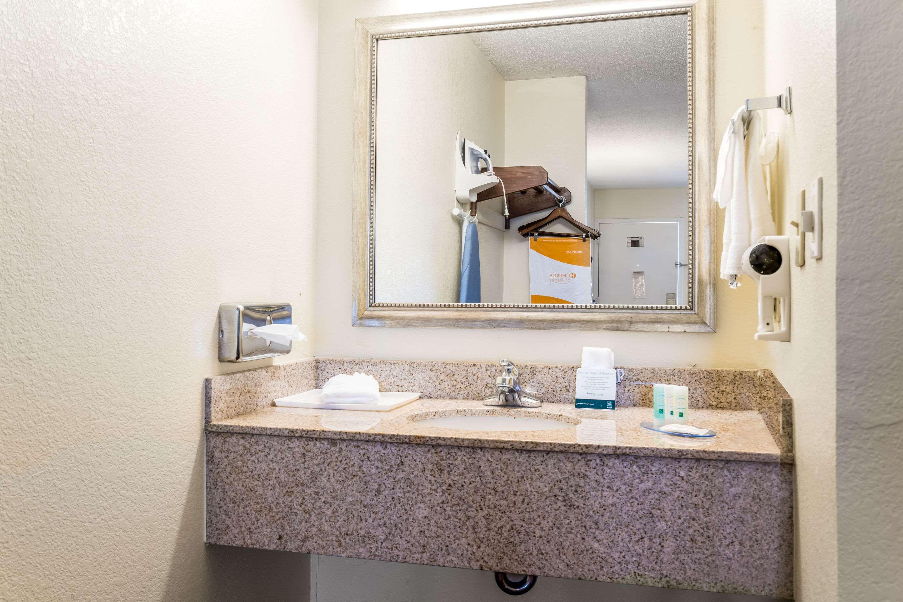 Quality Inn North Battleboro Экстерьер фото