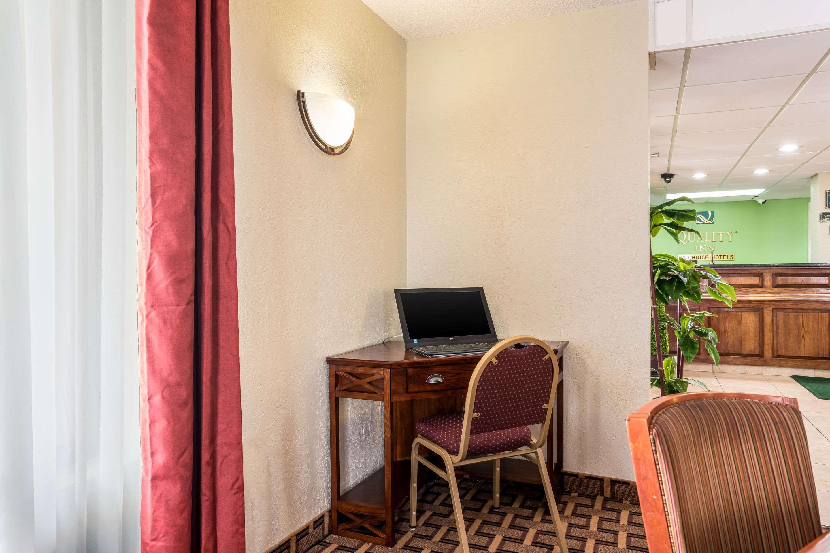 Quality Inn North Battleboro Экстерьер фото