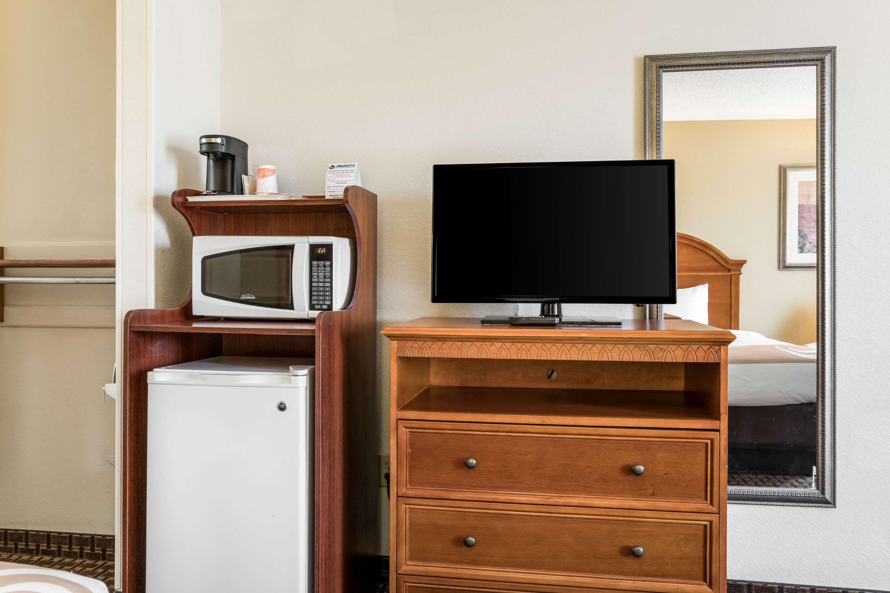 Quality Inn North Battleboro Экстерьер фото