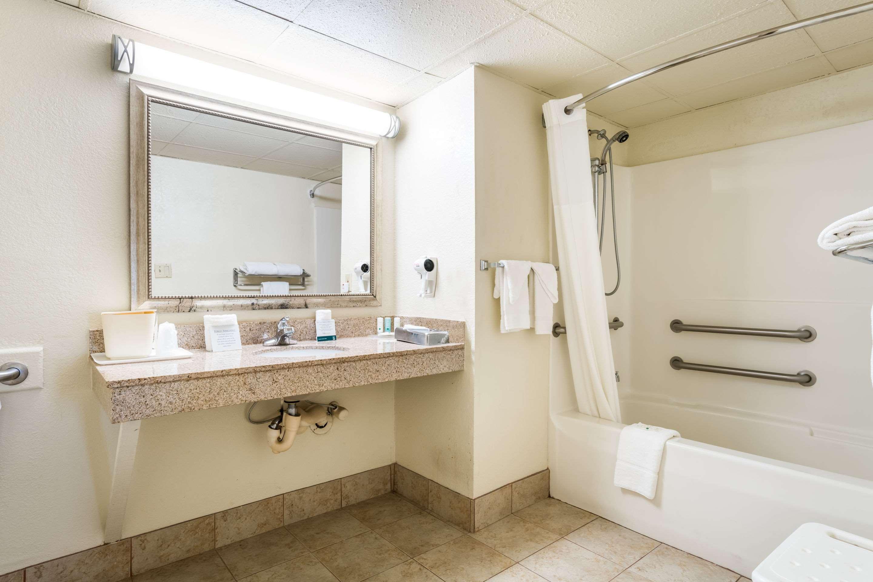 Quality Inn North Battleboro Экстерьер фото