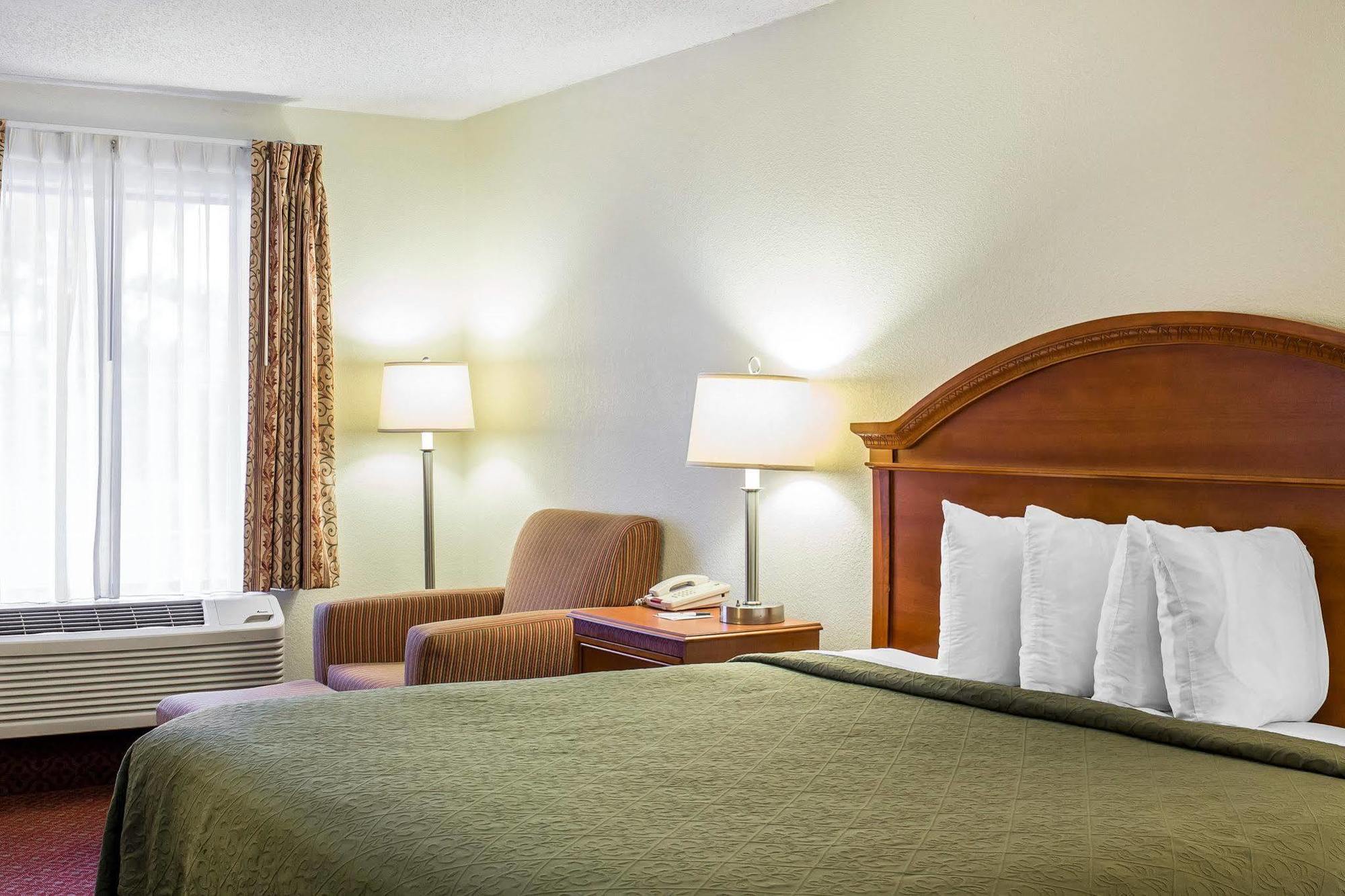 Quality Inn North Battleboro Экстерьер фото