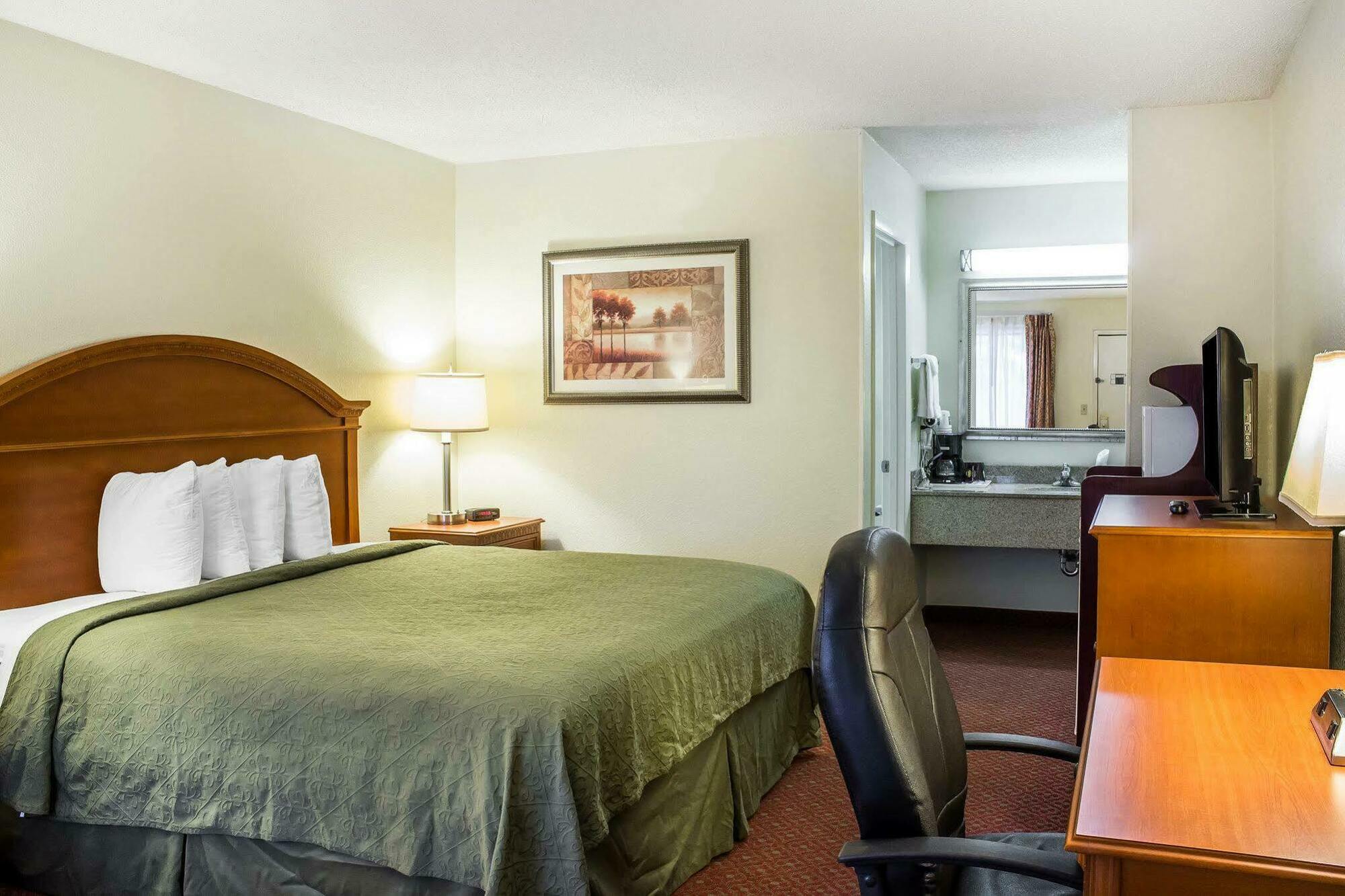 Quality Inn North Battleboro Экстерьер фото