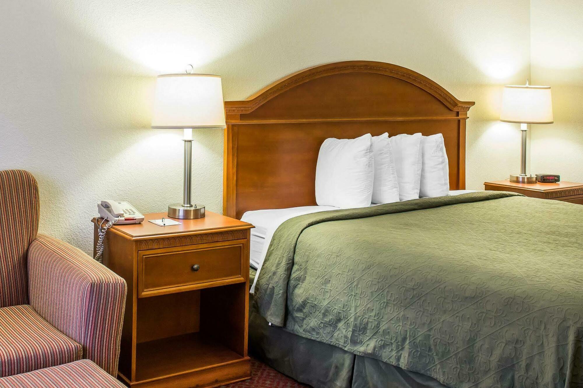 Quality Inn North Battleboro Экстерьер фото